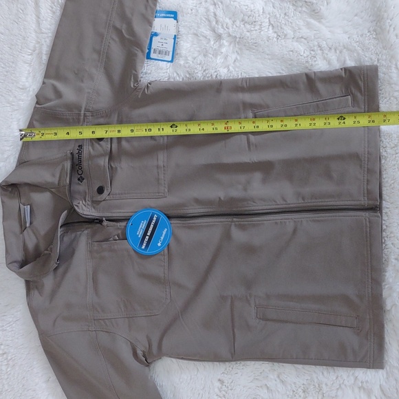 Columbia Water resistant Jacket - Picture 12 of 16